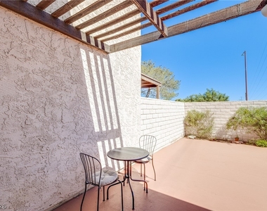 5240 Janfred Court - Photo Thumbnail 16