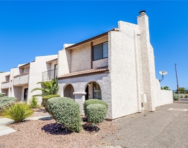 5240 Janfred Court - Photo Thumbnail 24