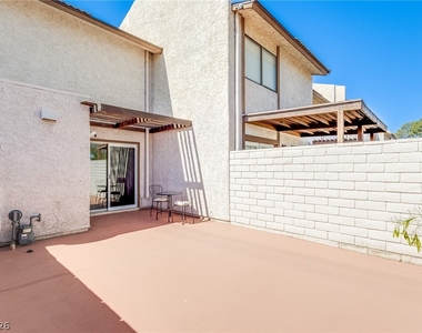 5240 Janfred Court - Photo Thumbnail 18