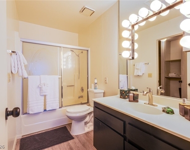 5240 Janfred Court - Photo Thumbnail 14