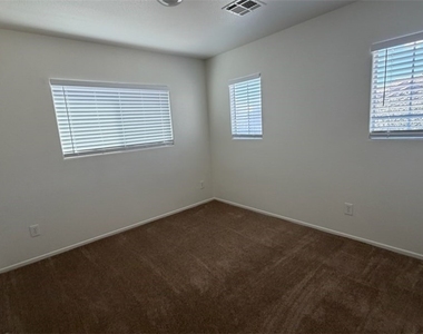 718 Thornford Street - Photo Thumbnail 15
