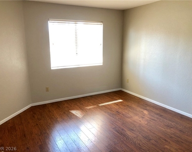 6863 Tamarus Street - Photo Thumbnail 5