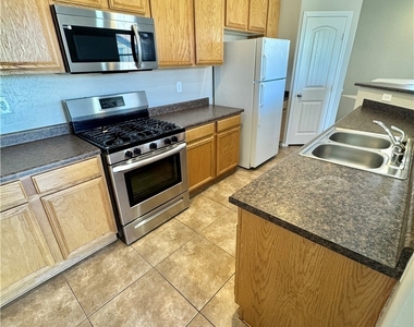 335 Clarence House Avenue - Photo Thumbnail 6