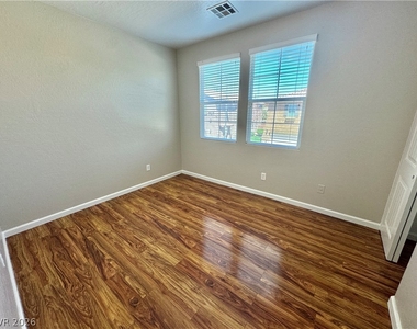 335 Clarence House Avenue - Photo Thumbnail 13