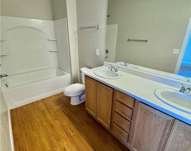 335 Clarence House Avenue - Photo Thumbnail 12