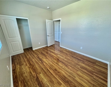 335 Clarence House Avenue - Photo Thumbnail 14