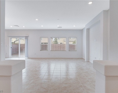 7821 Tomsburgh Lane - Photo Thumbnail 3