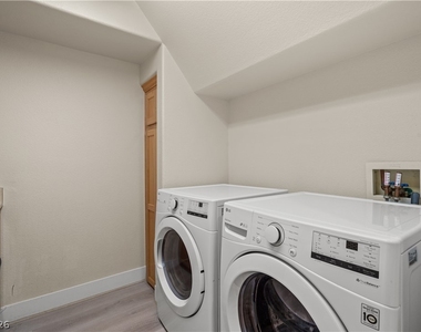 10228 Alessandro Avenue - Photo Thumbnail 9