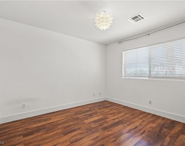 10228 Alessandro Avenue - Photo Thumbnail 13