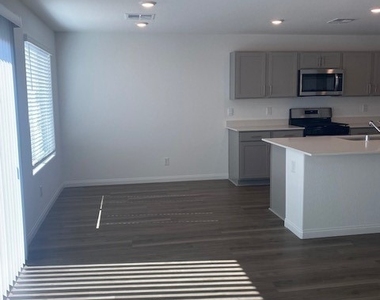10370 Ricordi Street - Photo Thumbnail 7