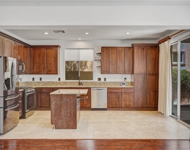 3034 Carbondale Street - Photo Thumbnail 13