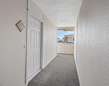 669 Oakmont Avenue - Photo Thumbnail 17