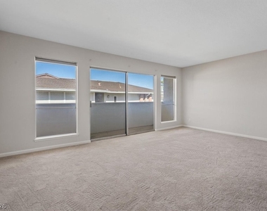 669 Oakmont Avenue - Photo Thumbnail 9