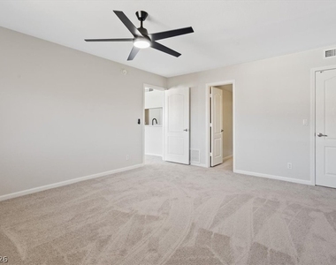 669 Oakmont Avenue - Photo Thumbnail 23