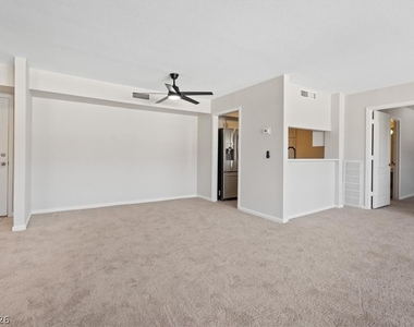 669 Oakmont Avenue - Photo Thumbnail 16