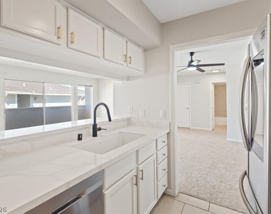 669 Oakmont Avenue - Photo Thumbnail 10