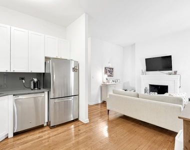 121 Madison Avenue - Photo Thumbnail 1