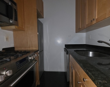 West 73rd Street - Photo Thumbnail 3
