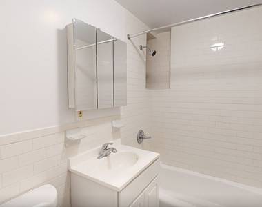 East 91 Street - Photo Thumbnail 3