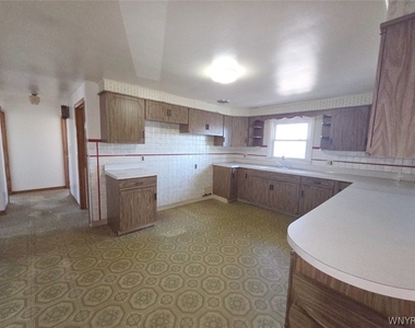 181 Willett Street - Photo Thumbnail 7