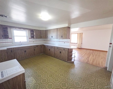 181 Willett Street - Photo Thumbnail 8