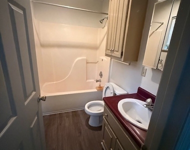 705 Pats Lane - Photo Thumbnail 13