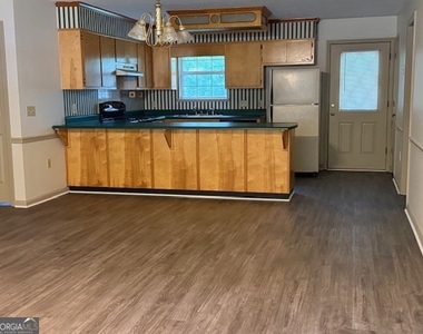 705 Pats Lane - Photo Thumbnail 4