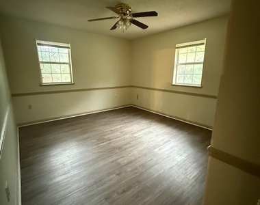 705 Pats Lane - Photo Thumbnail 9
