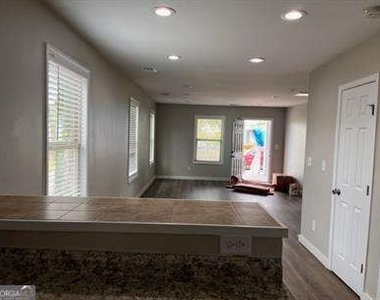 324 Adams Street - Photo Thumbnail 3