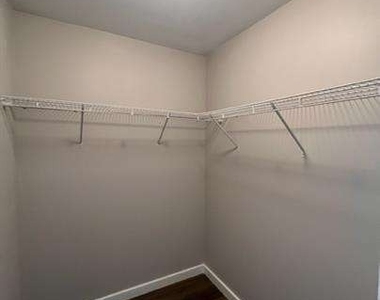 324 Adams Street - Photo Thumbnail 12