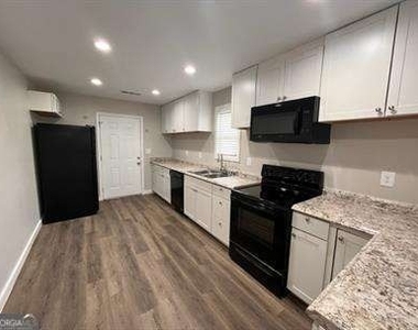 324 Adams Street - Photo Thumbnail 5