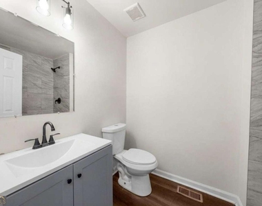 3022 Hillwood Drive Nw - Photo Thumbnail 12