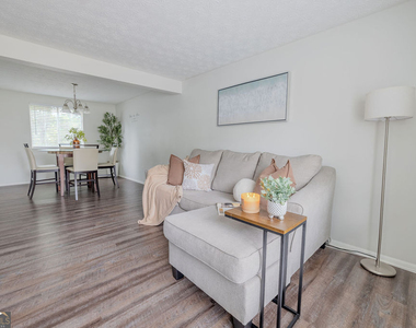 2073 Raintree Place - Photo Thumbnail 4