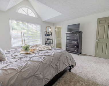 2073 Raintree Place - Photo Thumbnail 13