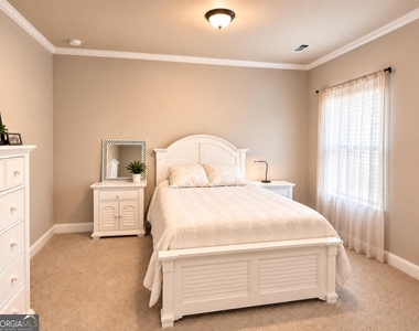 543 Calgary Downs Drive - Photo Thumbnail 7