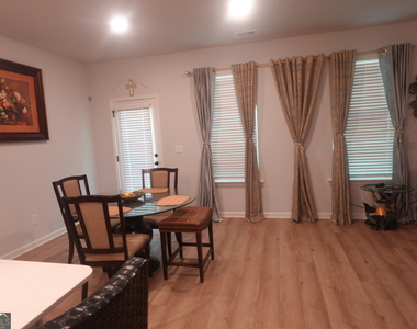 175 Tulip Drive - Photo Thumbnail 2