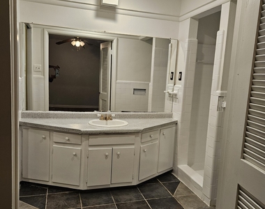 3543 Cloudland Drive - Photo Thumbnail 10