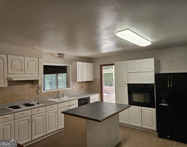 3543 Cloudland Drive - Photo Thumbnail 4