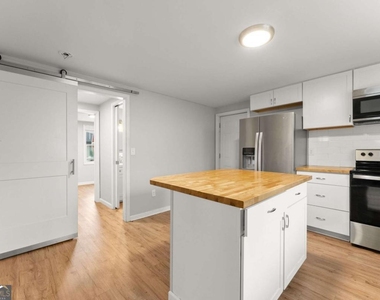 212 Walker Drive - Photo Thumbnail 8