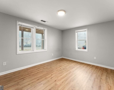 212 Walker Drive - Photo Thumbnail 12