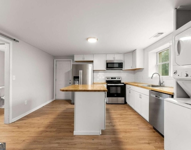 212 Walker Drive - Photo Thumbnail 5