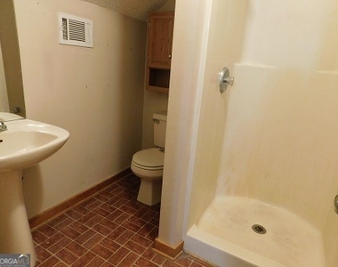 146 Winding Way - Photo Thumbnail 9