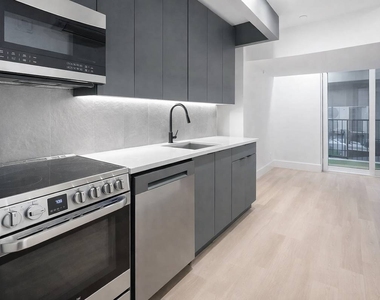 931 Carroll Street - Photo Thumbnail 1