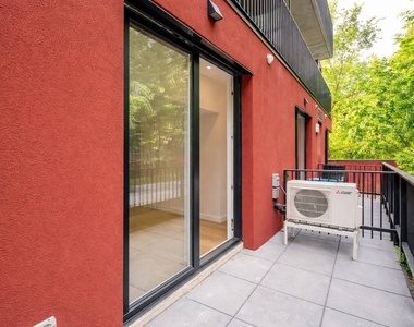 931 Carroll Street - Photo Thumbnail 5
