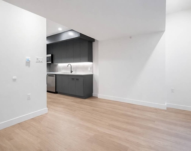 931 Carroll Street - Photo Thumbnail 3