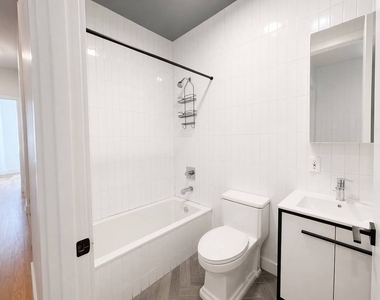 483 Evergreen Avenue - Photo Thumbnail 12