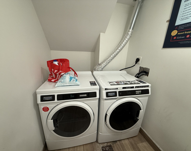 1265 Herkimer Street - Photo Thumbnail 12