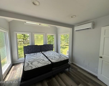 421 W Lincoln Avenue - Photo Thumbnail 10