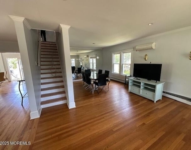 421 W Lincoln Avenue - Photo Thumbnail 3