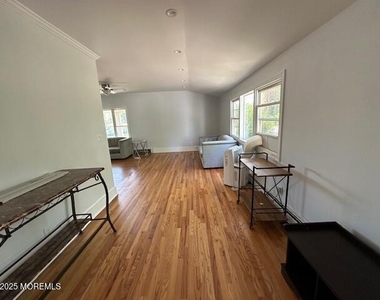 421 W Lincoln Avenue - Photo Thumbnail 9